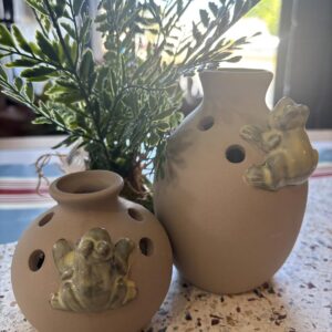 frog vase 2 sizes